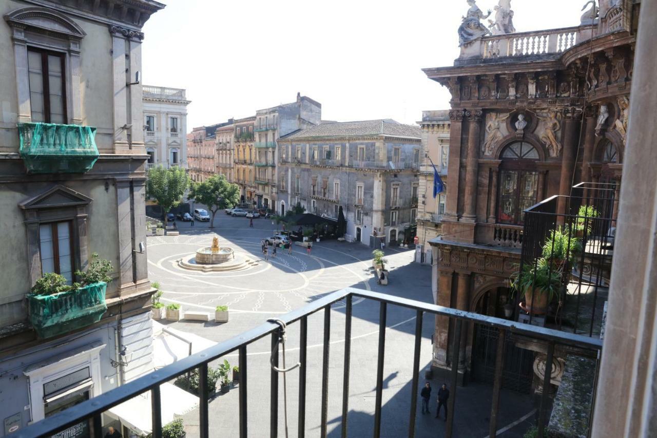 Teatro Suites Rooms Aeroporto di Catania Fontana Rossa Esterno foto